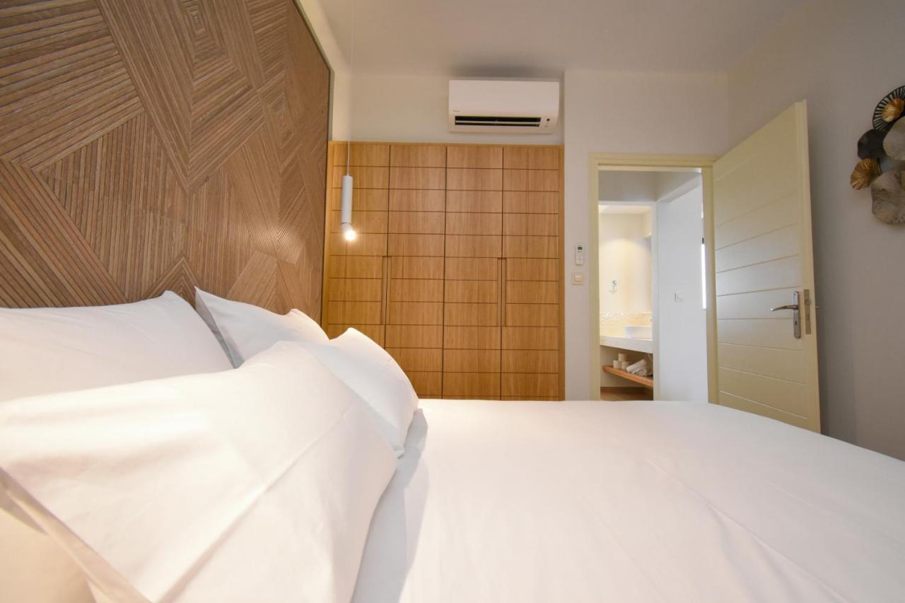 Elena Village Hotel & Suites Myrties 外观 照片