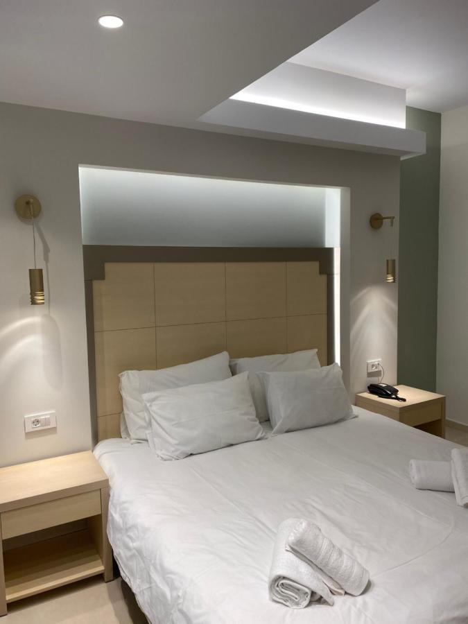 Elena Village Hotel & Suites Myrties 外观 照片