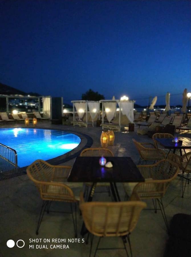 Elena Village Hotel & Suites Myrties 外观 照片