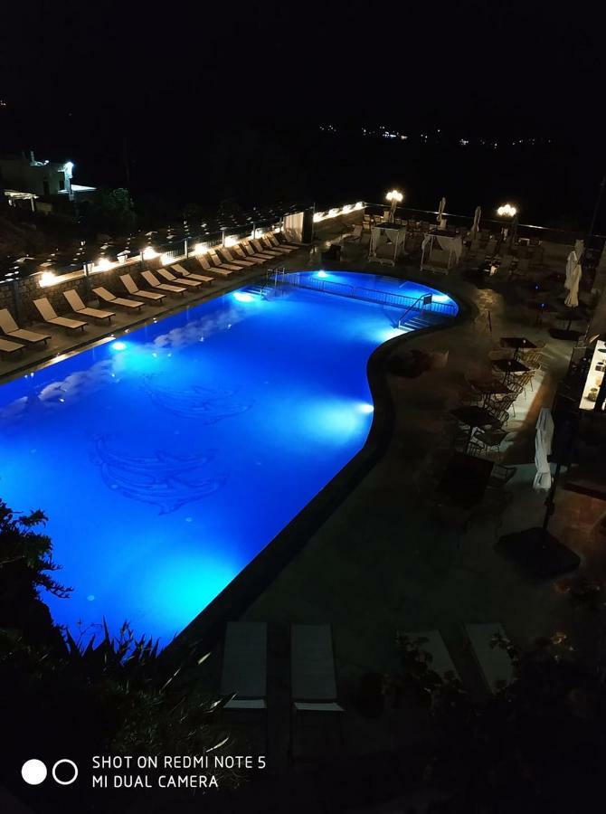 Elena Village Hotel & Suites Myrties 外观 照片