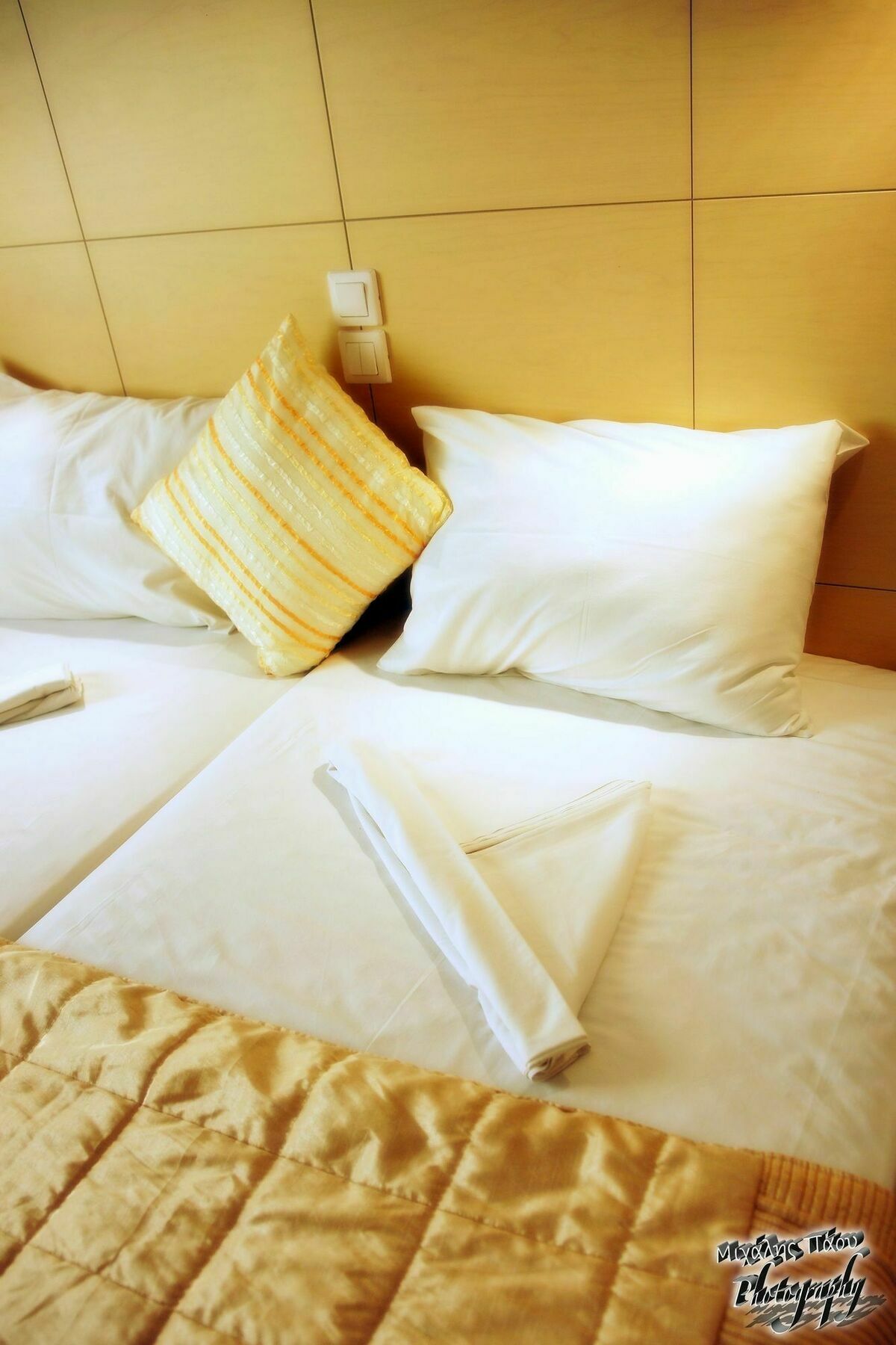 Elena Village Hotel & Suites Myrties 外观 照片